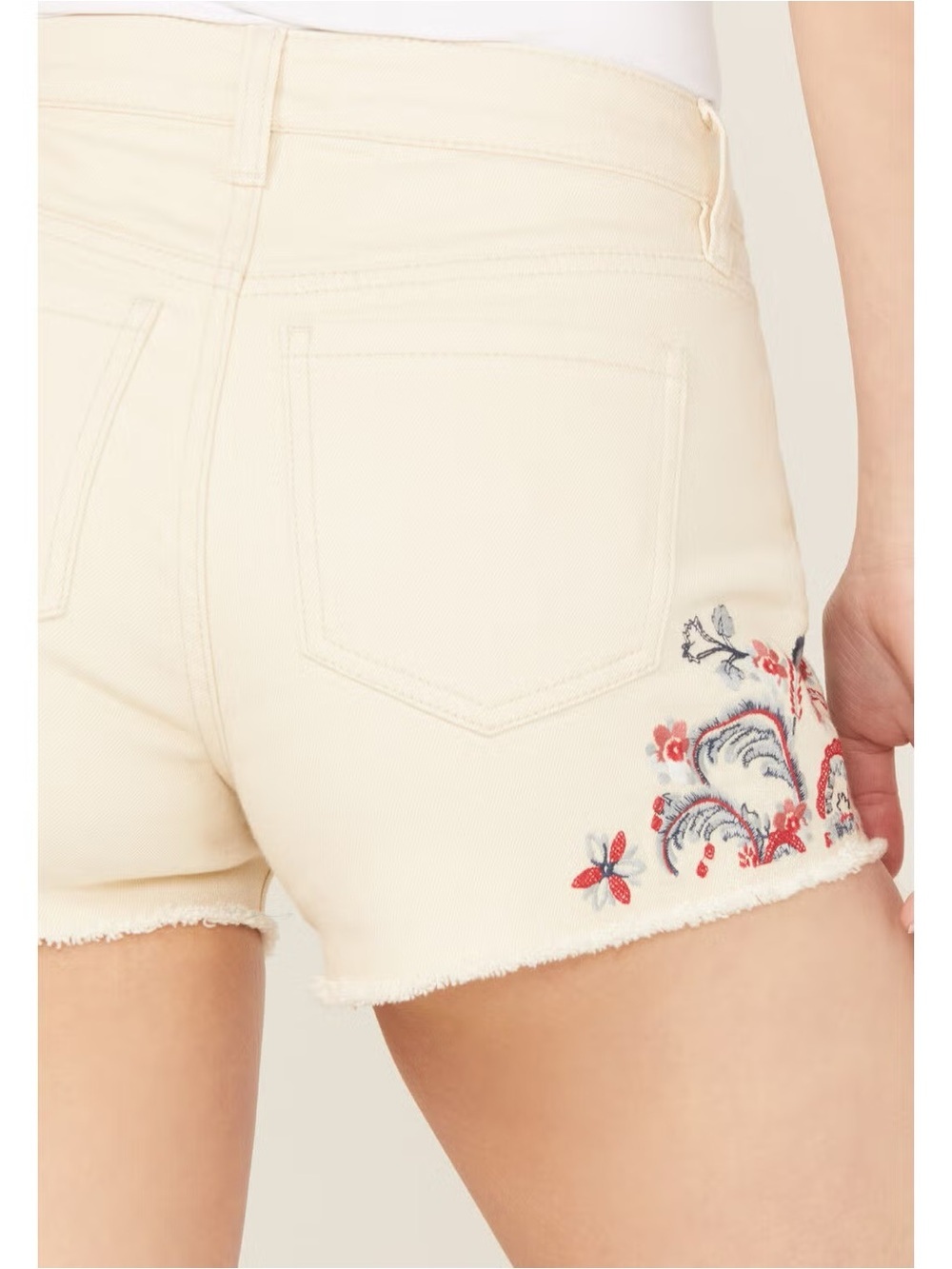 Shyanne White Embroidered Western Shorts – Size 29 Boho Festival - Picture 3 of 11